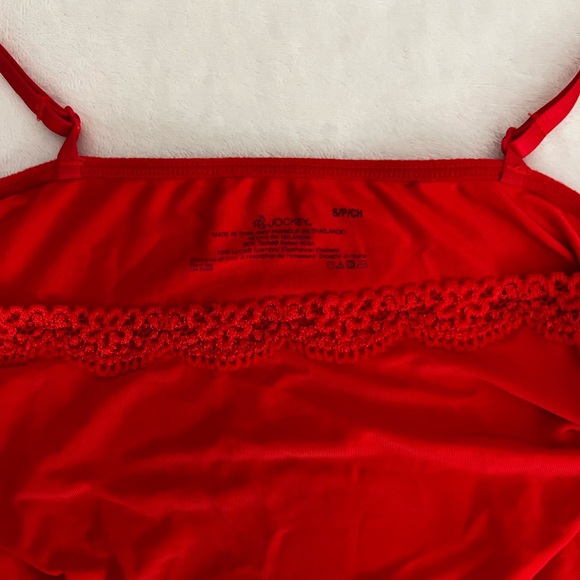 Red satin tank top - Picture 4 of 5